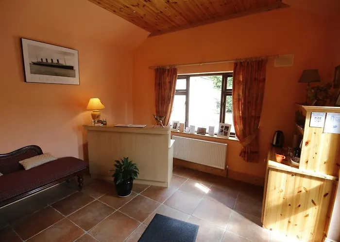 Macreddin Rock B&B 어흐림